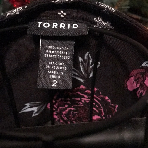 Torrid top - Picture 5 of 8